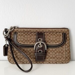 Vintage Coach Soho Signature Small C Wristlet